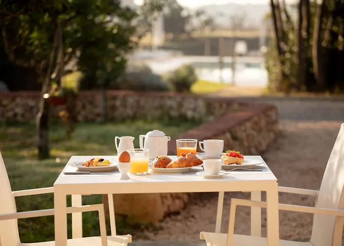 Hotel Masseria Mongio Dell'elefante 4*